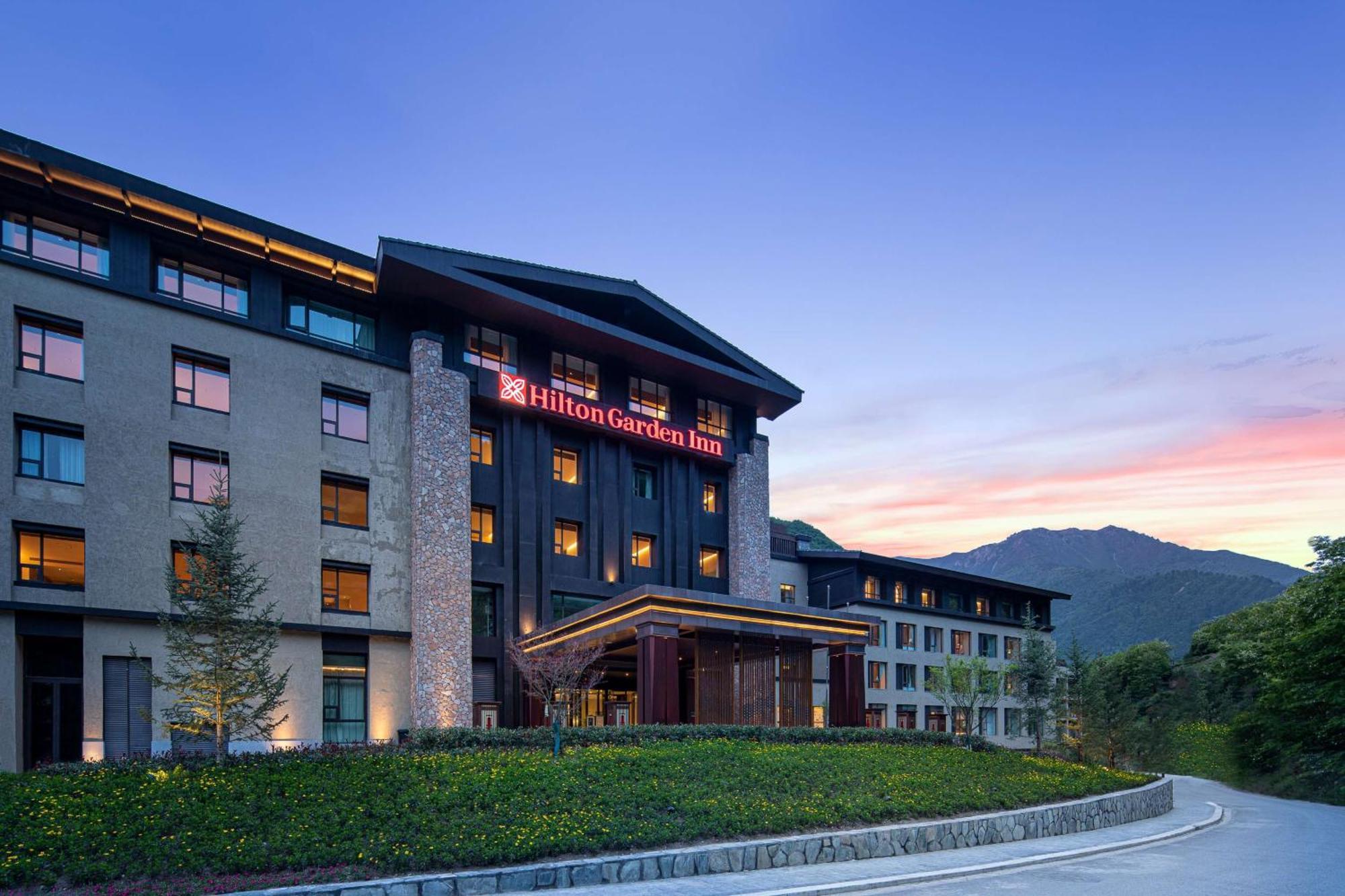 Hilton Garden Inn Jiuzhaigou Exterior foto
