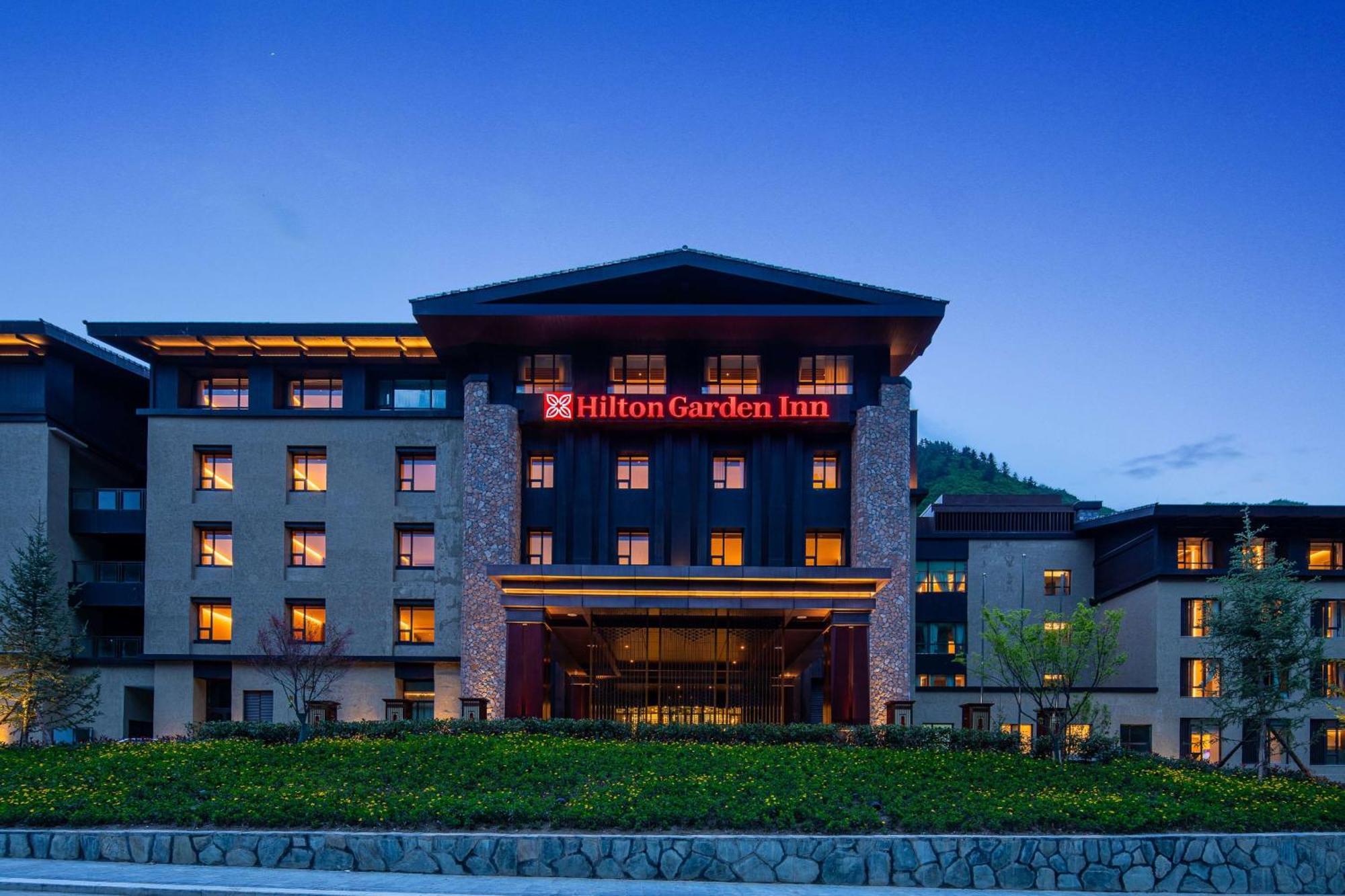 Hilton Garden Inn Jiuzhaigou Exterior foto
